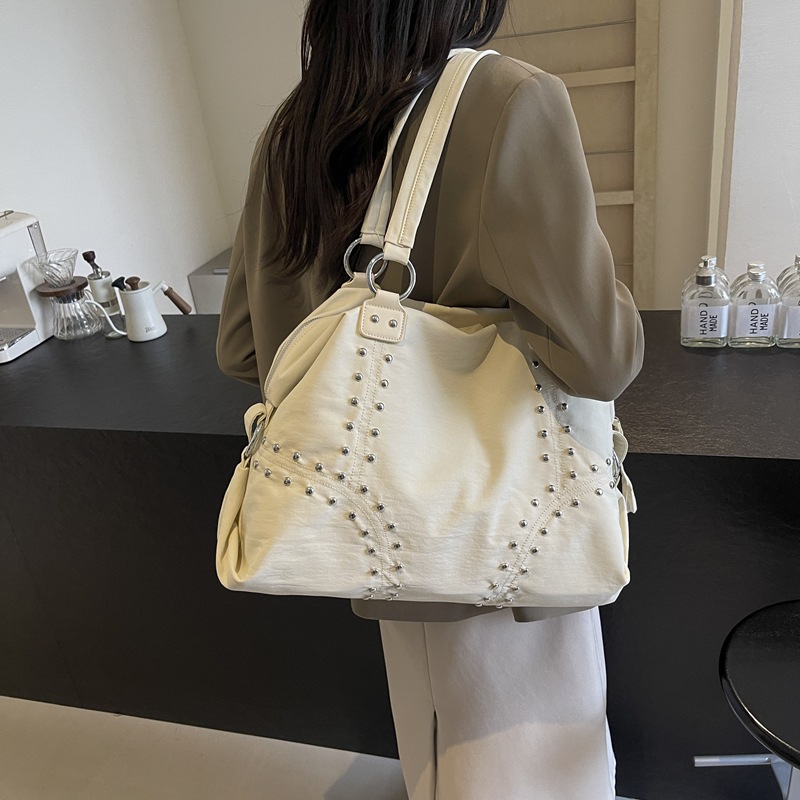 Fashionable Nylon Rivet Undera – Women Bags In Trend recenzja i cena